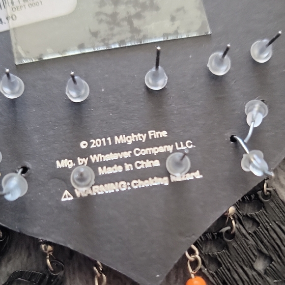 Ruby Gloom Earring Set - Picture 7 of 7